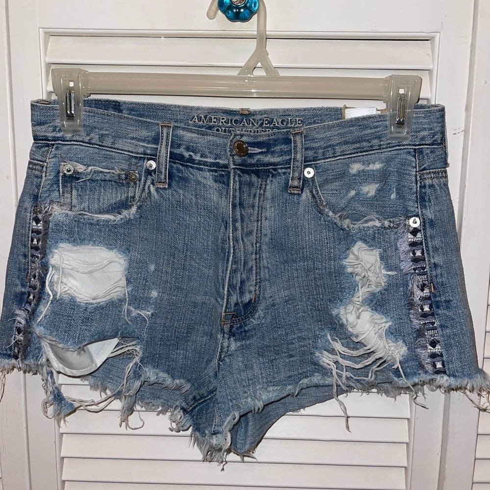 American eagle vintage jean shorts. Never worn!